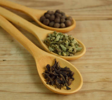 Seasonal Herbs and Spices: Stocking Your Pantry